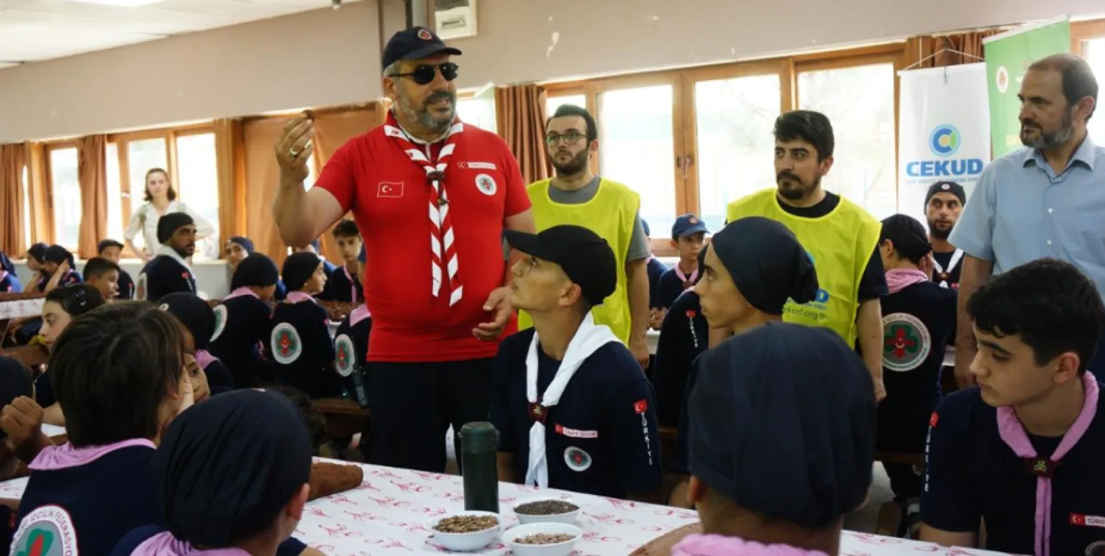 Depremzede çocuklar İstanbul’daki izci kampında bir araya geldi – TRT Haber