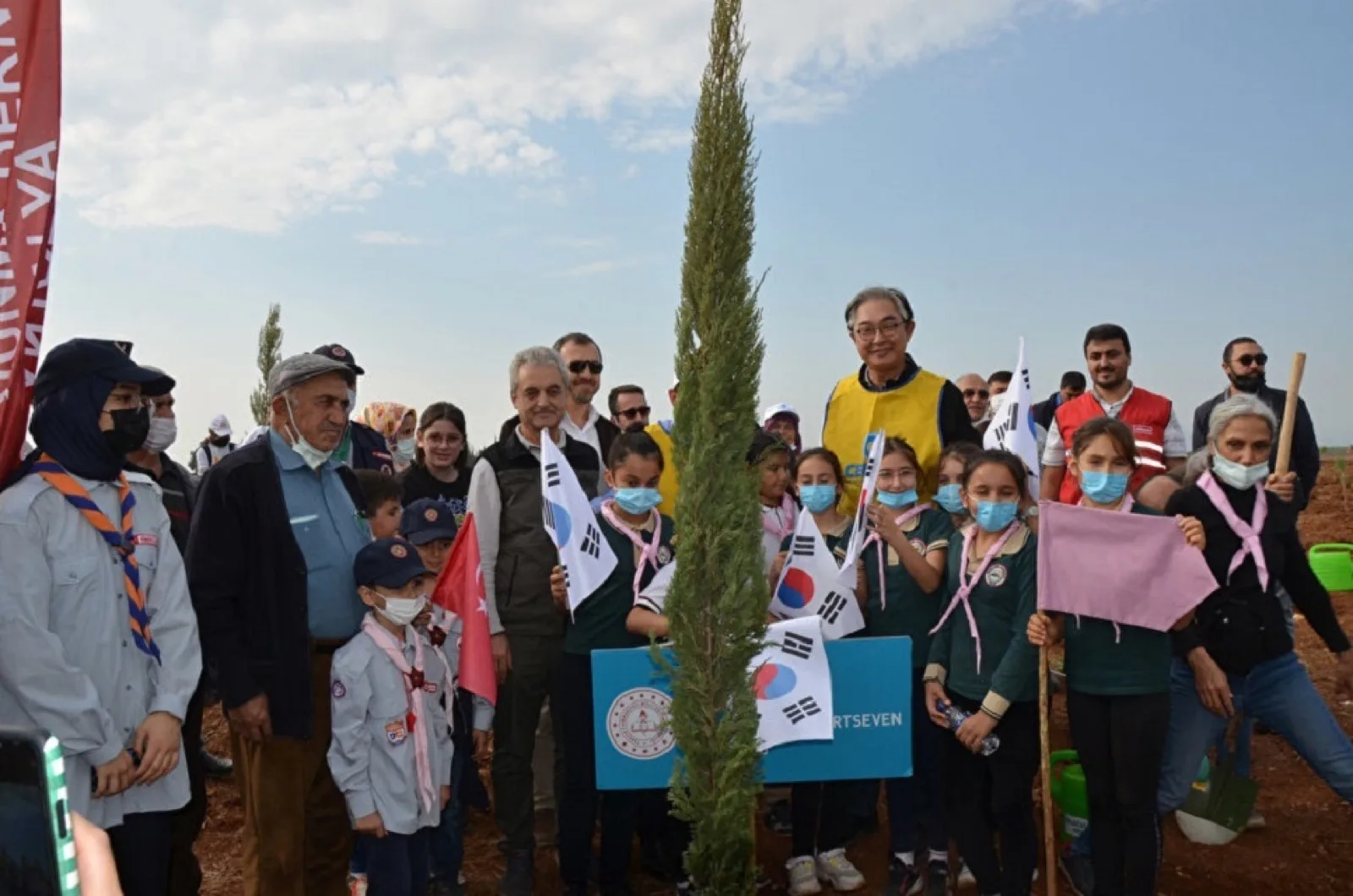 Türkiye – Kore Dostluk Ormanı için ilk fidanlar toprakla buluştu – Yeni Şafak
